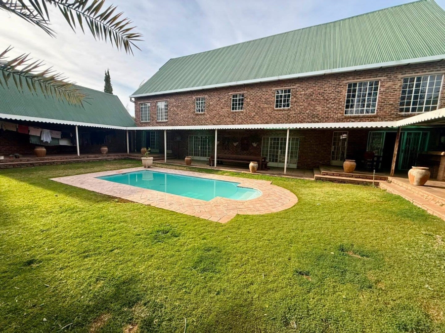 6 Bedroom Property for Sale in Bainsvlei Free State
